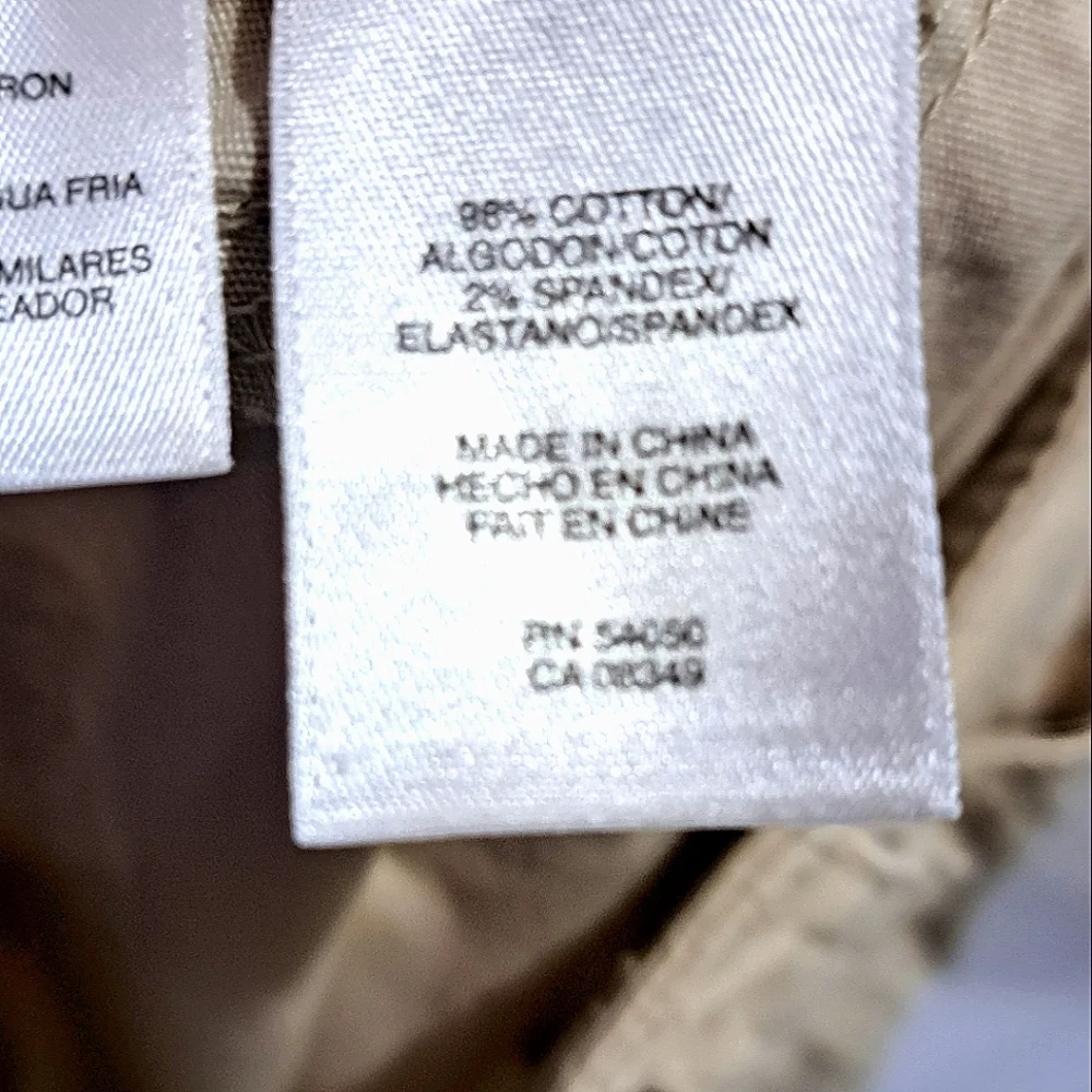 Jones New York Signature Petite Stretch Capris  in Beigy Cream. - Picture 9 of 9